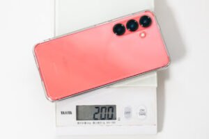  with a glass screen protector, and stays under 7.1oz (200g) with a SPIGEN clear case.